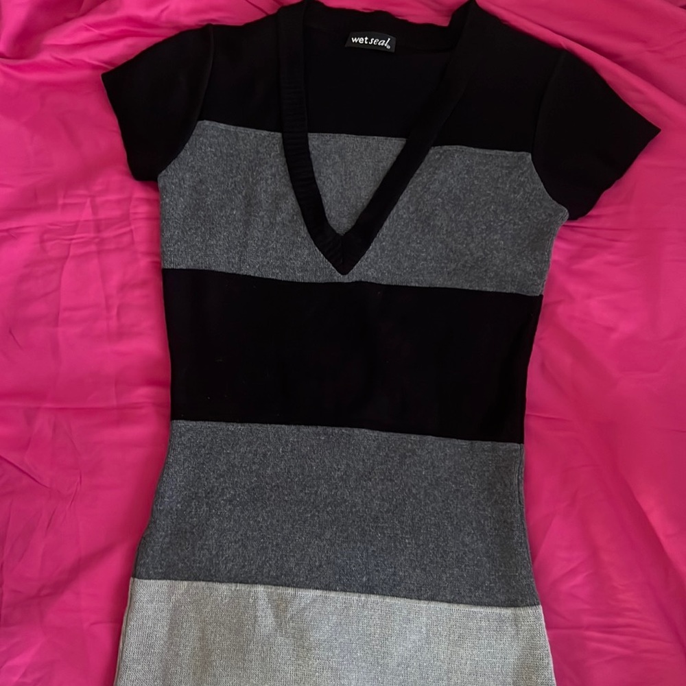 Sweater dress color block black grey and white